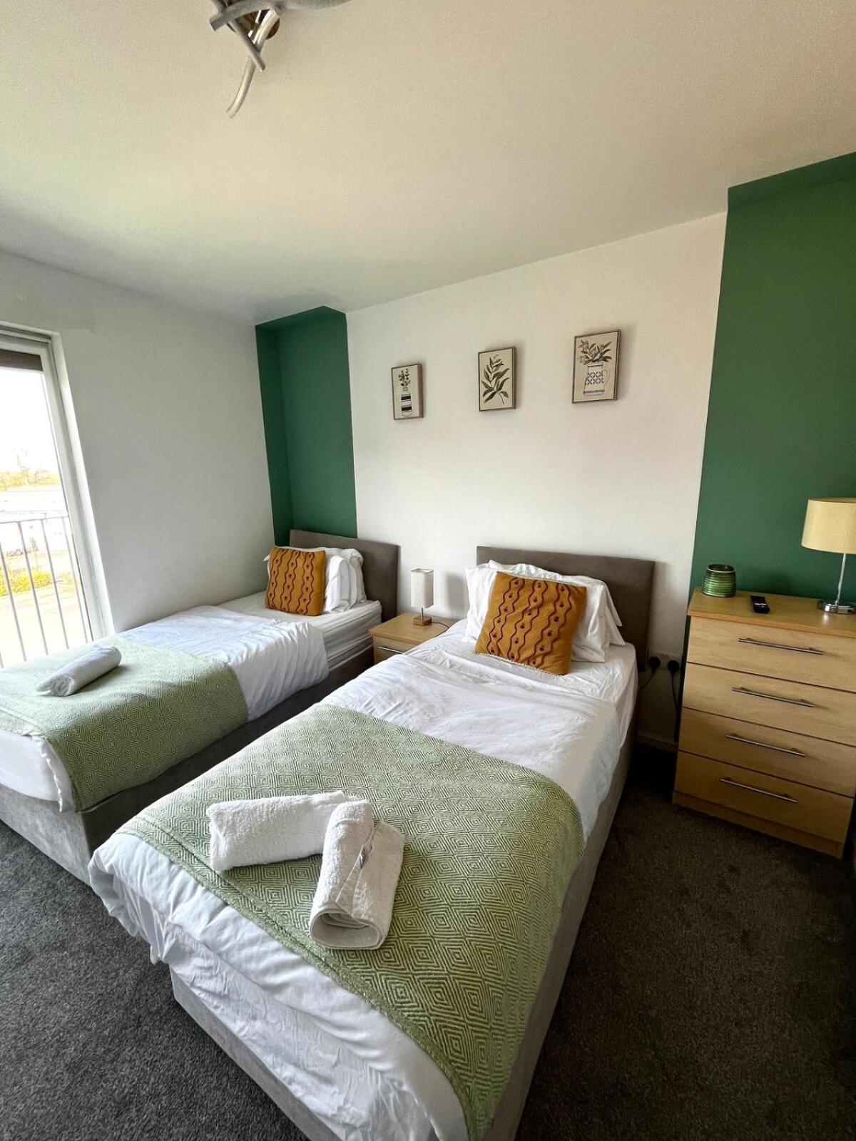 Serene 2-Bed Flat With Canal Views - Coop Live & Ethiad Manchester Exteriör bild